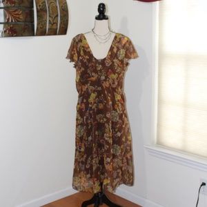 Parallel, short sleeve flowy dress